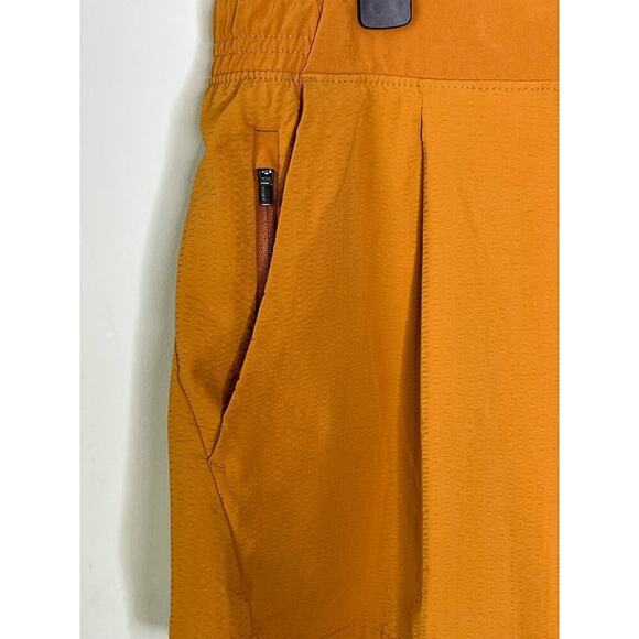 Athleta Textured Brooklyn Pleated Athletic Shorts Tuscan Gold Women's Plus 14 - Picture 4 of 6